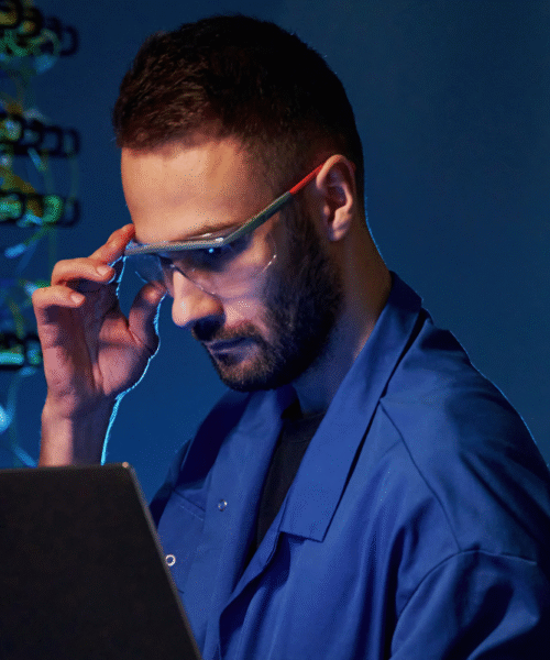 IT specialist setting up a backup system based on Open-E JovianDSS