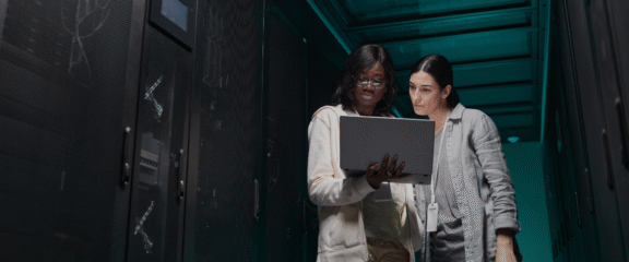 data storage administrators setting up a SAN system based on Open-E JovianDSS